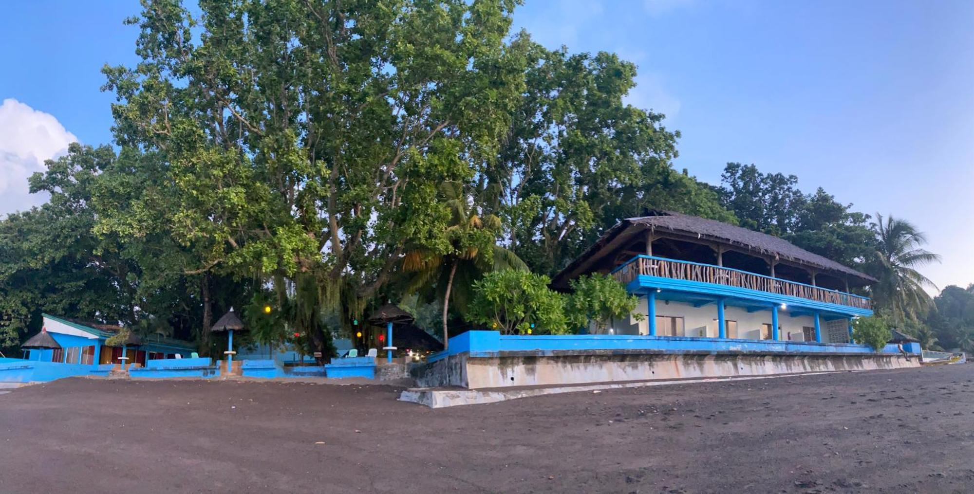 Camiguin Island Golden Sunset Beach Club Mambajao Buitenkant foto