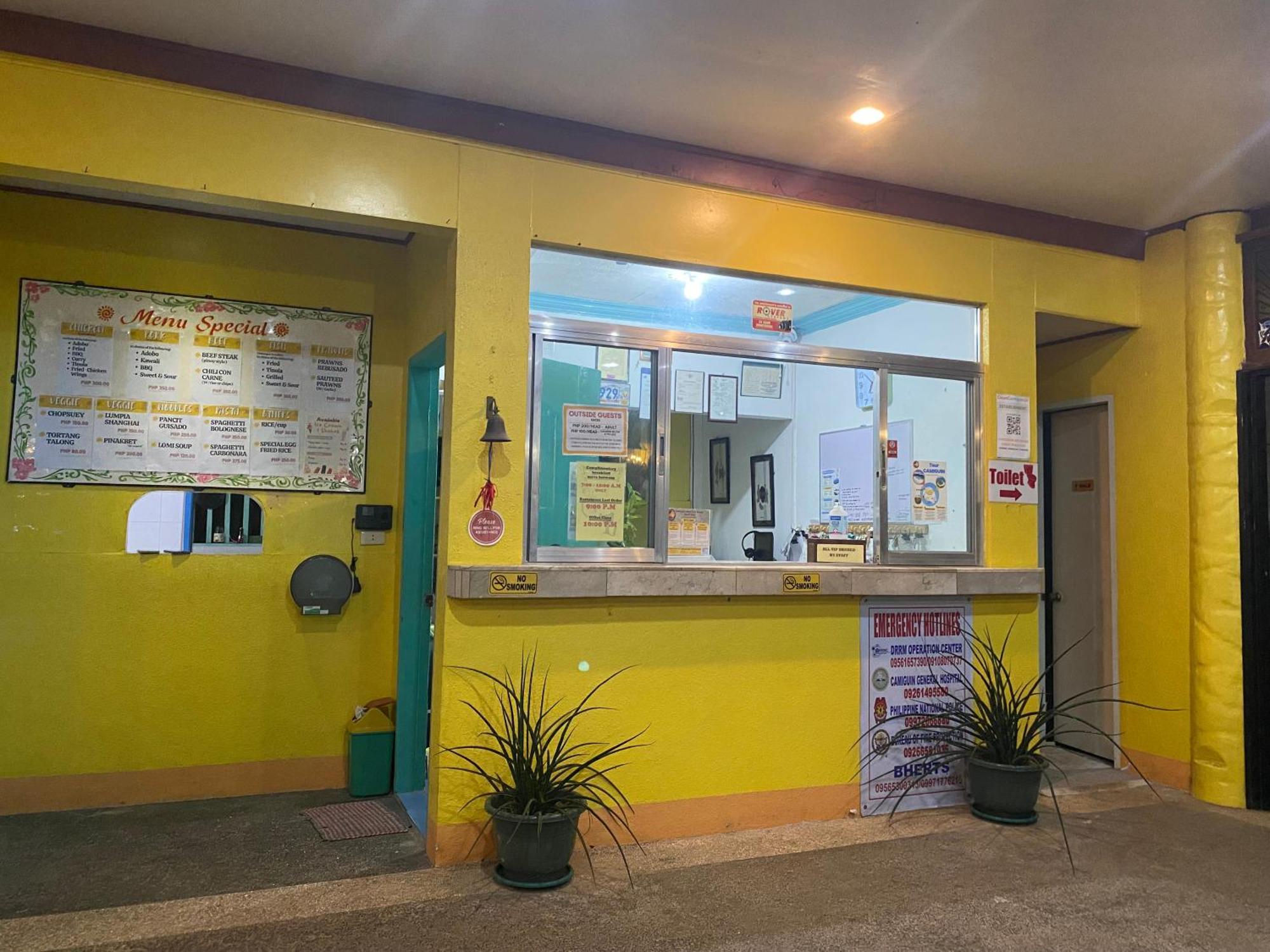 Camiguin Island Golden Sunset Beach Club Mambajao Buitenkant foto