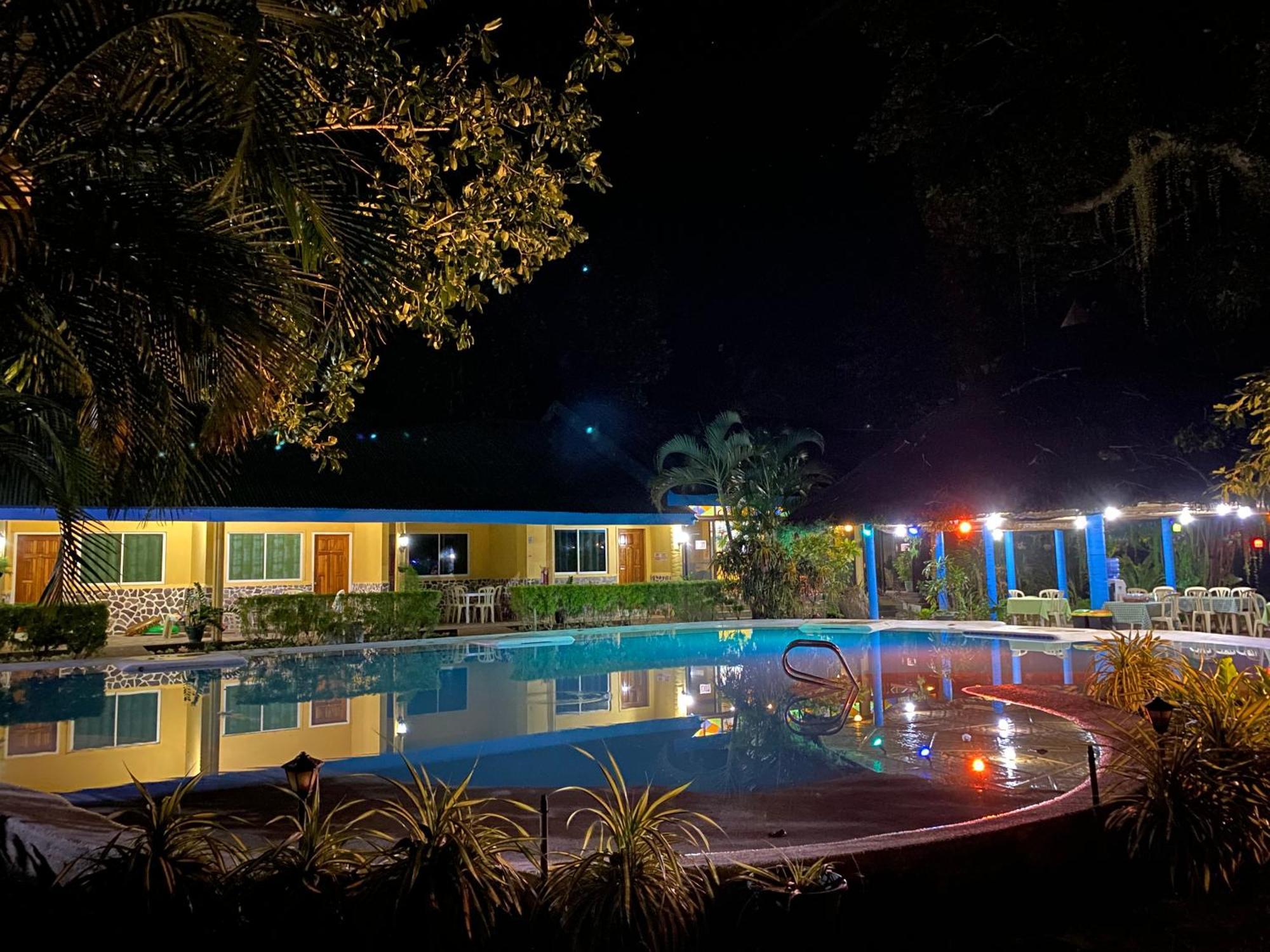 Camiguin Island Golden Sunset Beach Club Mambajao Buitenkant foto