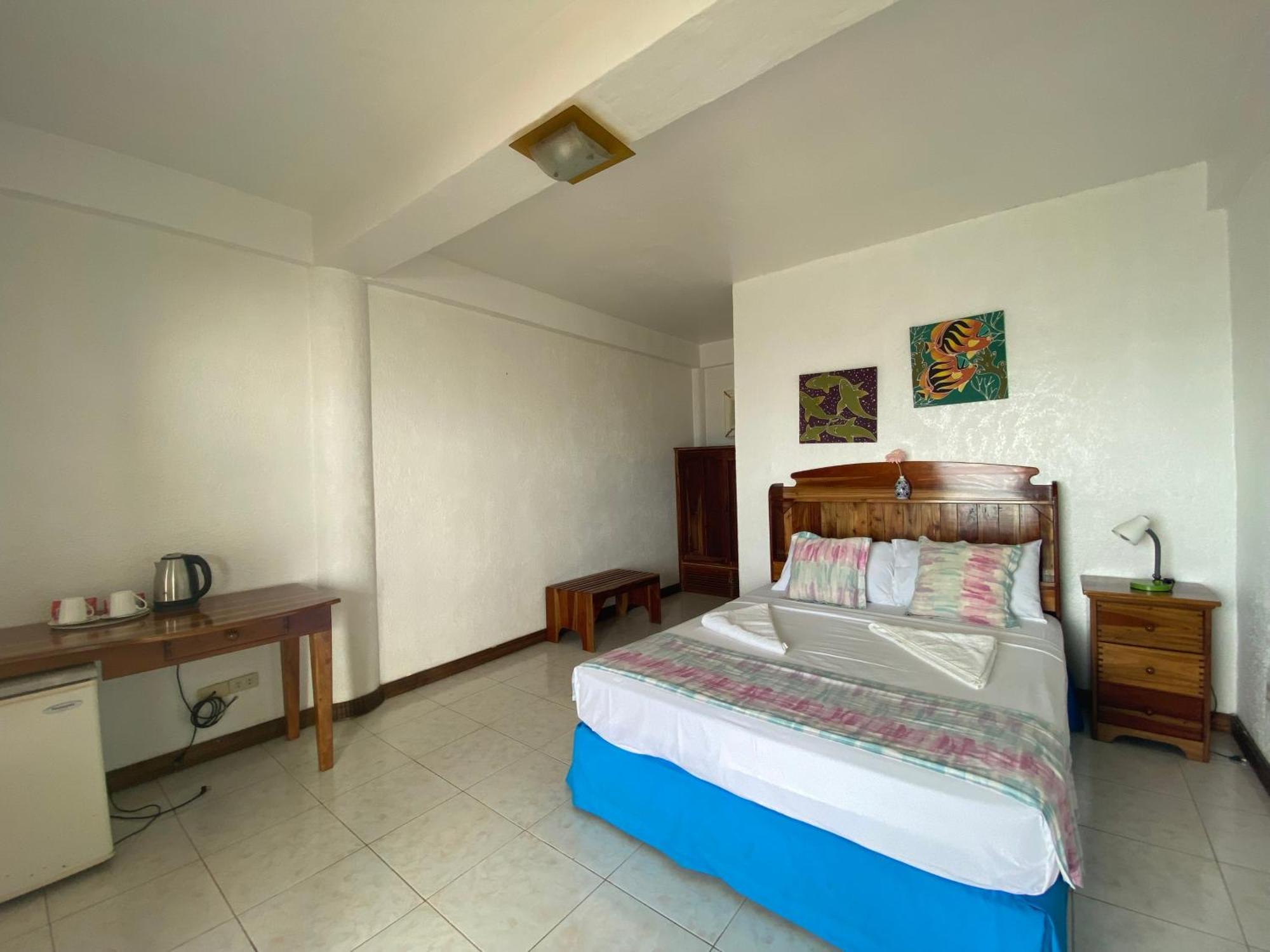 Camiguin Island Golden Sunset Beach Club Mambajao Buitenkant foto