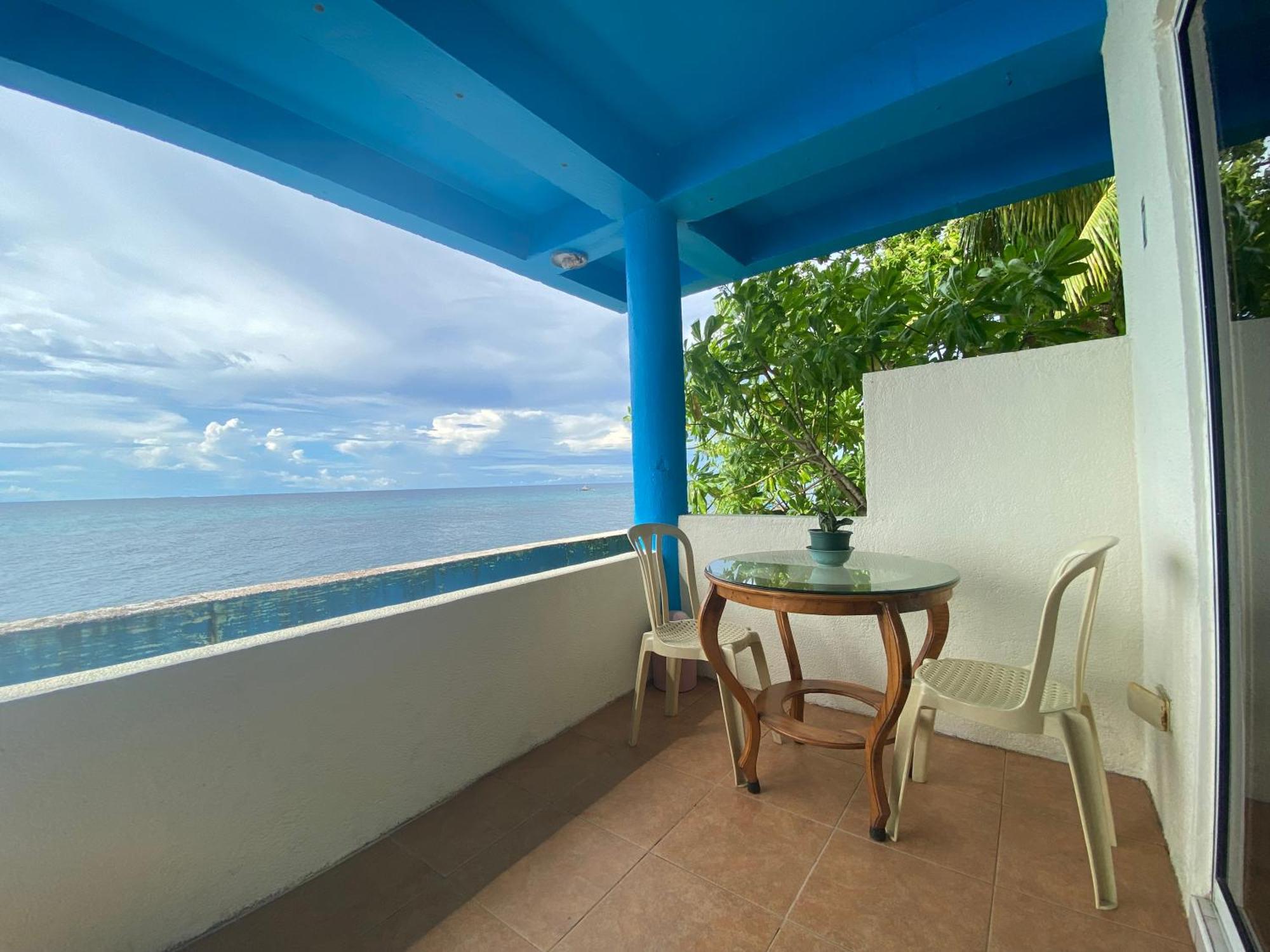 Camiguin Island Golden Sunset Beach Club Mambajao Buitenkant foto
