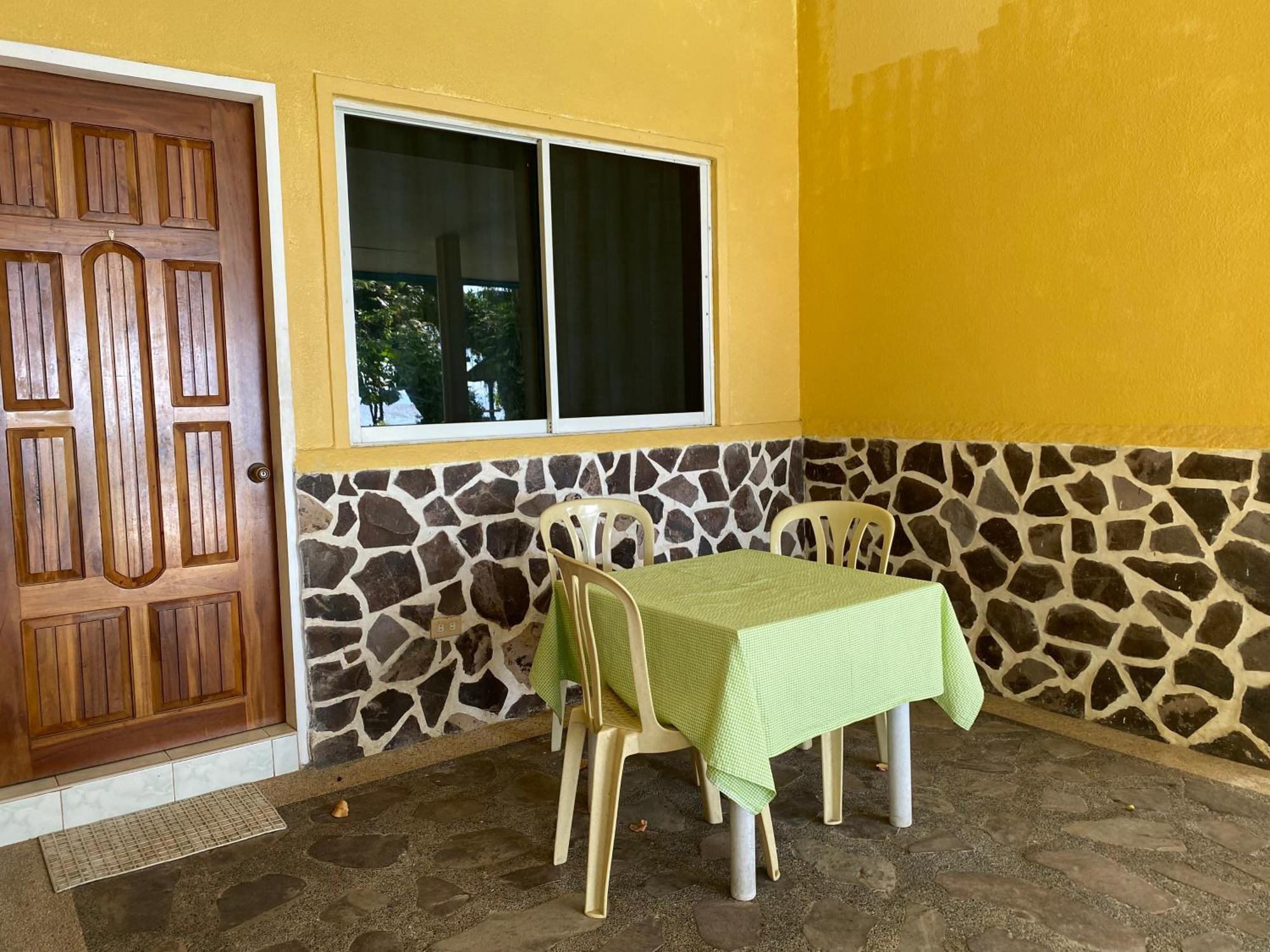 Camiguin Island Golden Sunset Beach Club Mambajao Buitenkant foto