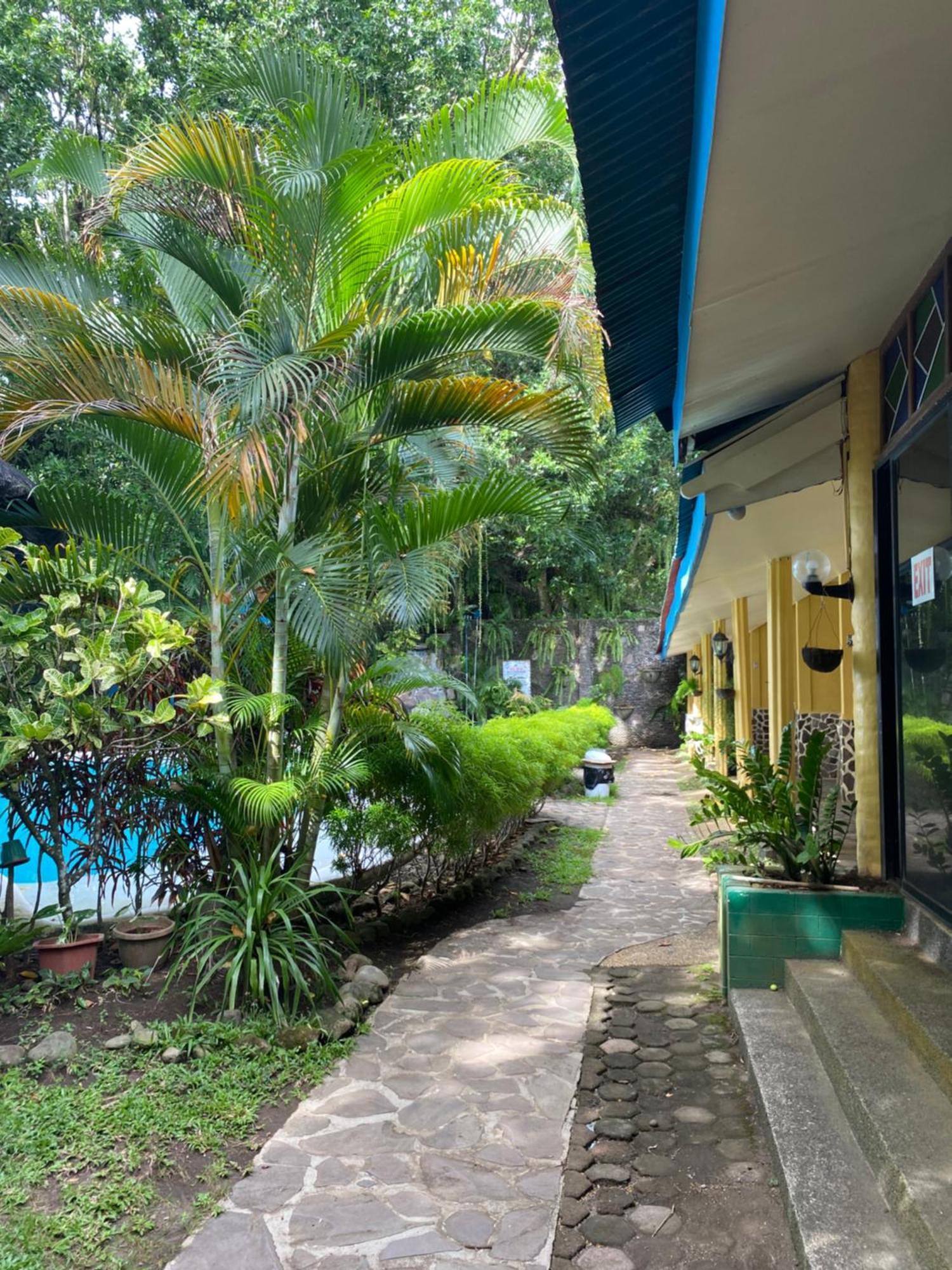 Camiguin Island Golden Sunset Beach Club Mambajao Buitenkant foto
