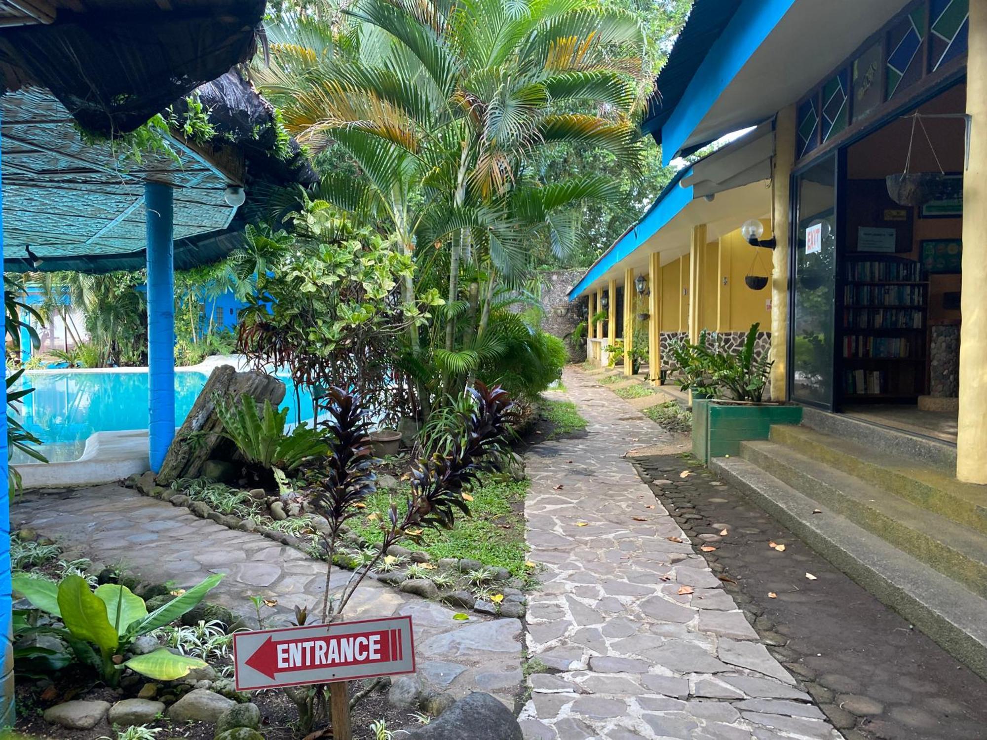 Camiguin Island Golden Sunset Beach Club Mambajao Buitenkant foto