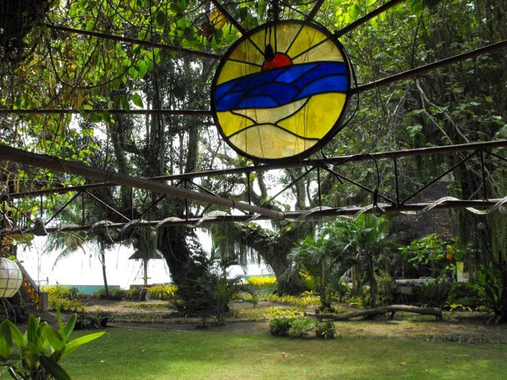 Camiguin Island Golden Sunset Beach Club Mambajao Buitenkant foto