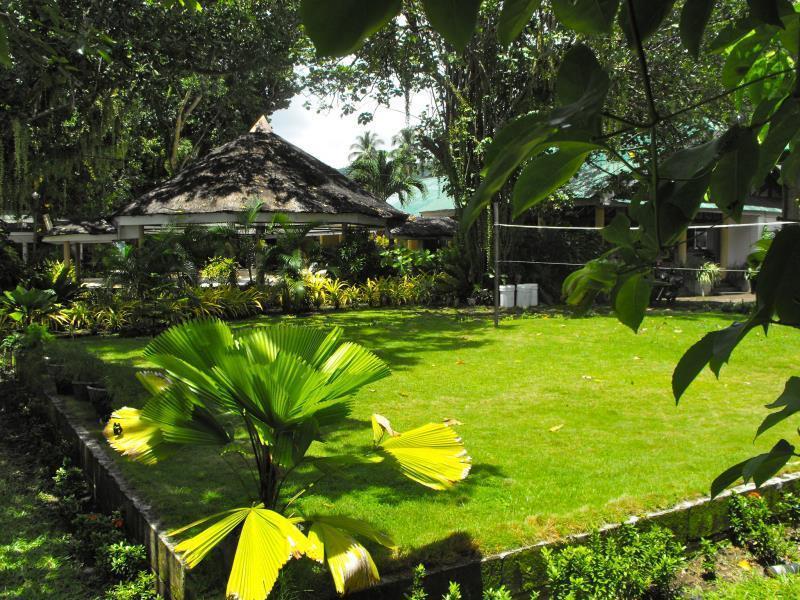 Camiguin Island Golden Sunset Beach Club Mambajao Buitenkant foto